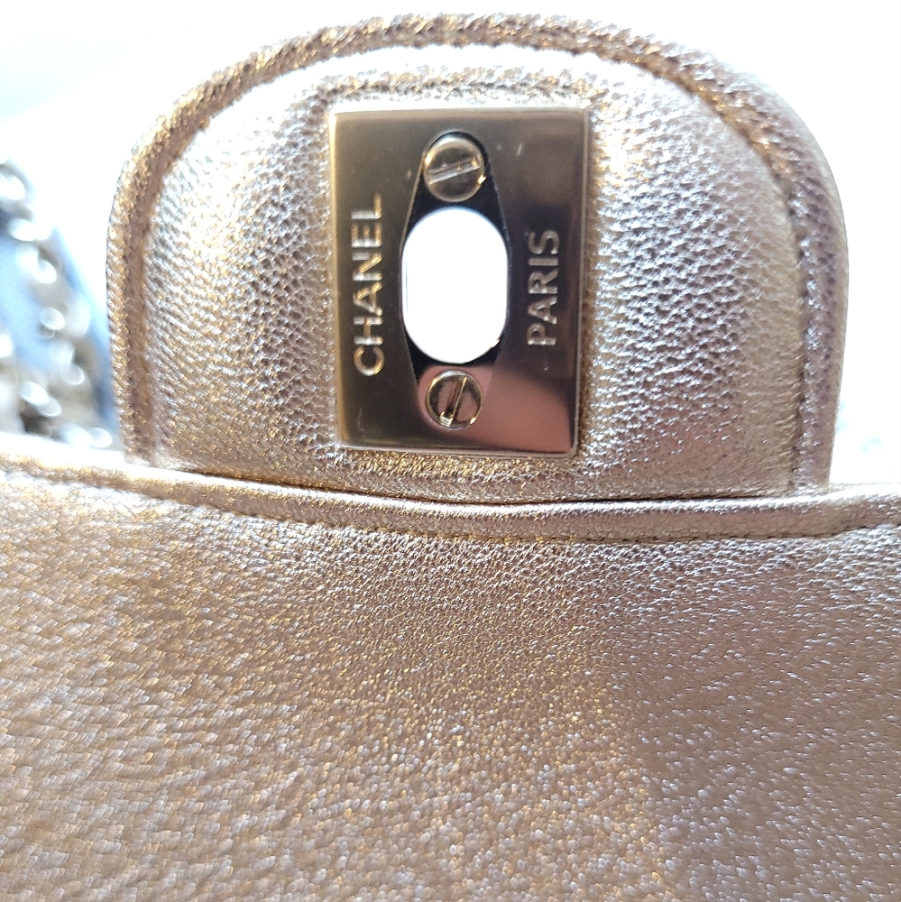 *Sold* BNWT Rare Chanel Classic Mini Square Crossbody Iridescent Metallic Gold - Picture 3 of 6